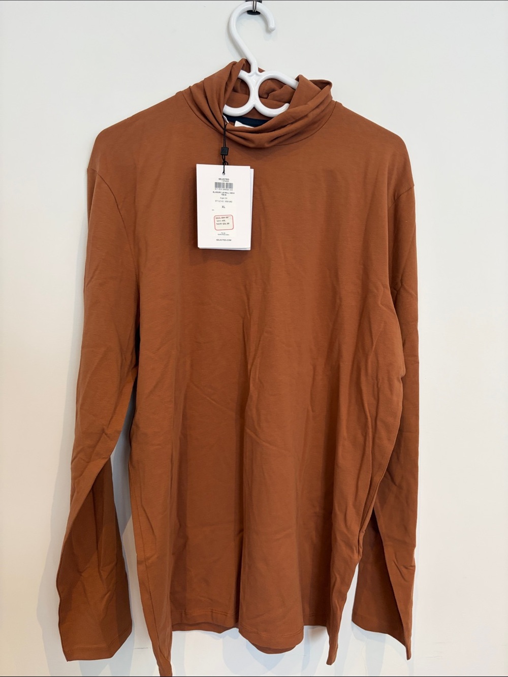 Men’s long sleeve brown tee